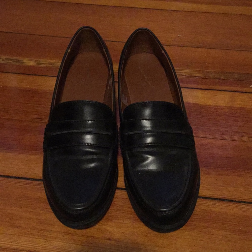 Universal Thread Loafers